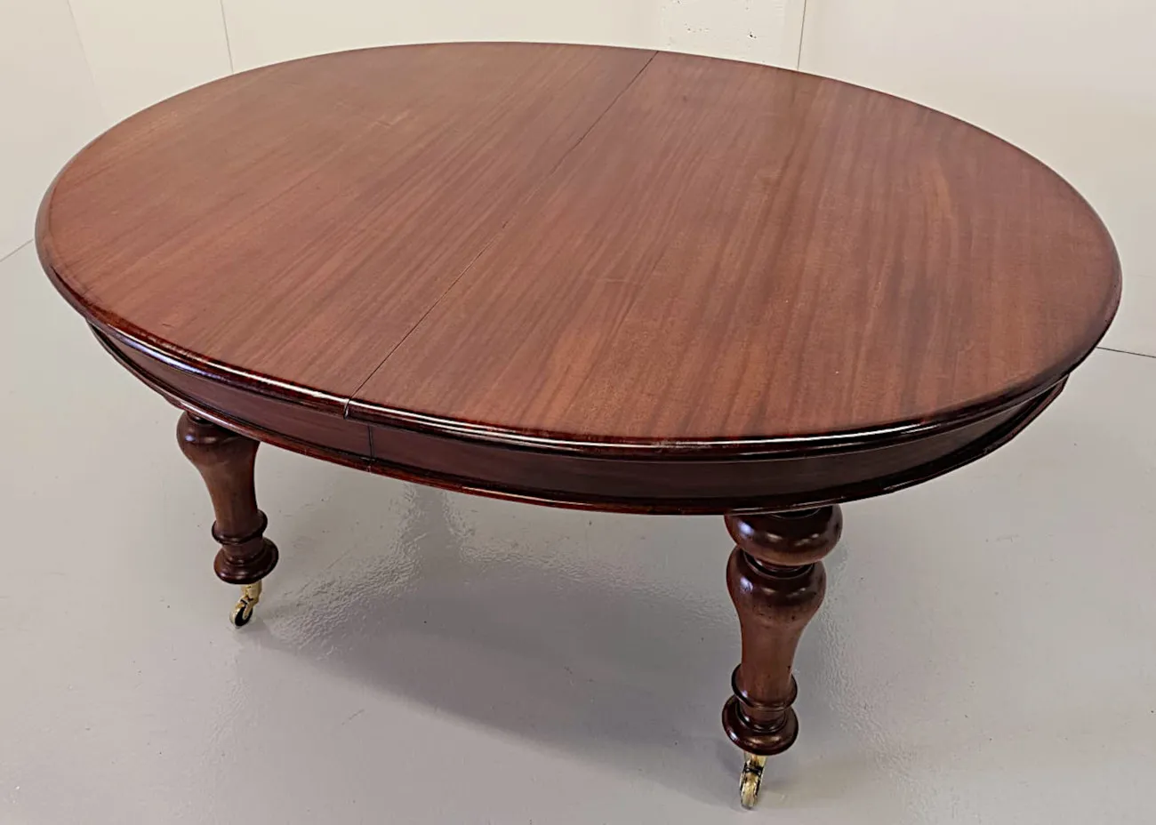  A Gorgeous 19th Century D-End Mahogany Dining Table after Strahan