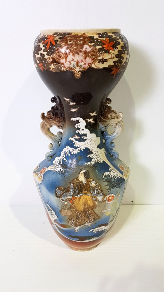 Good Quality Early 20th Century Famille Rose Vase