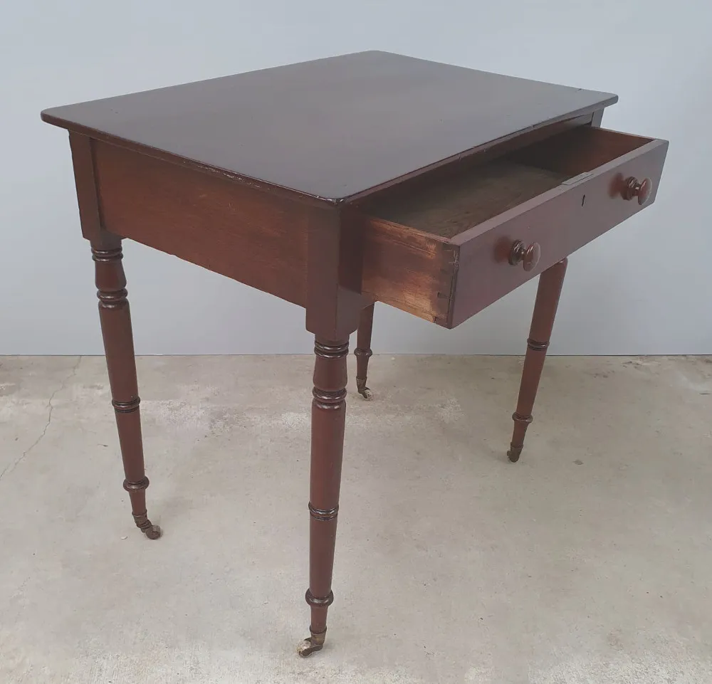 Simple 19th Century Single Drawer Neat Size Side Table 