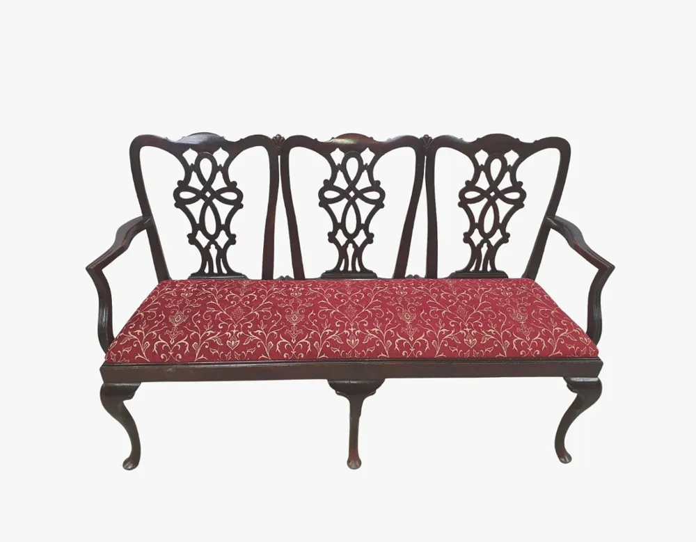 A Very Fine Irish 19th Century Mahogany Hall Settee