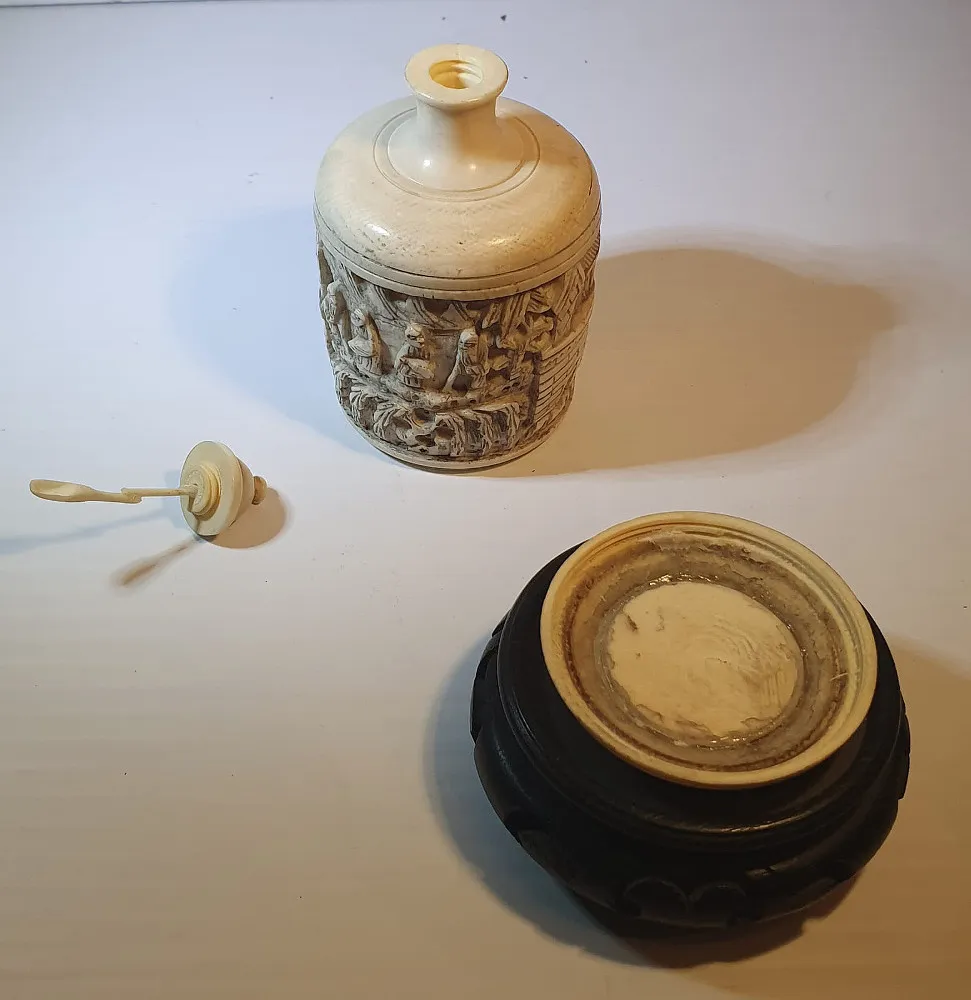 19th Century Carved Ivory Snuff Bottle