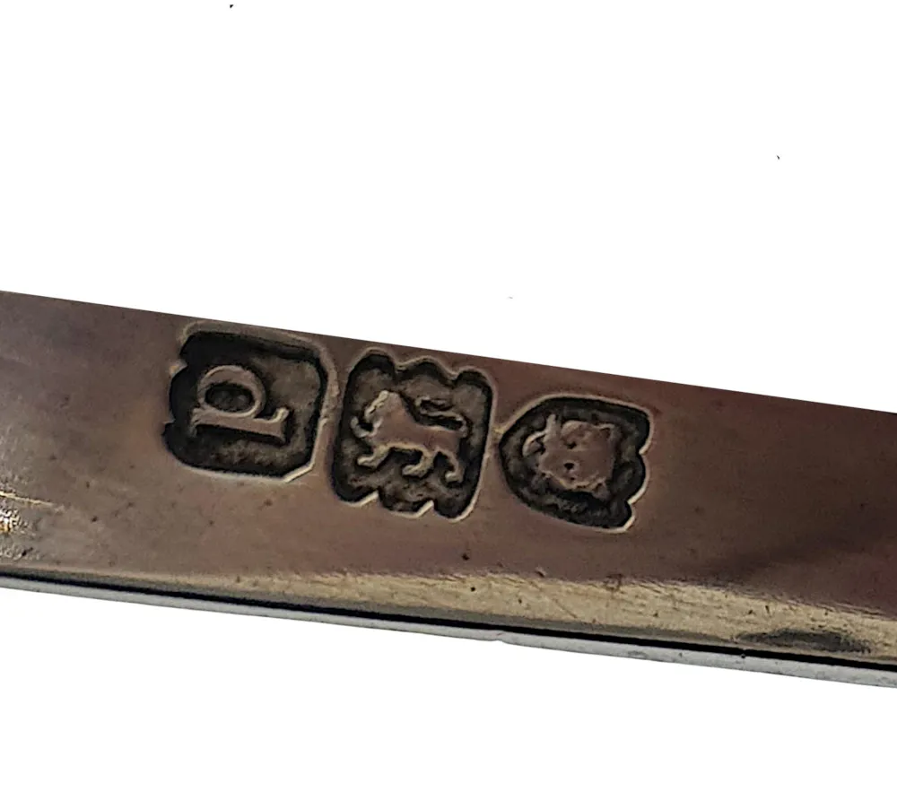 A Lovely 19th Century Sterling Silver Sugar tongs