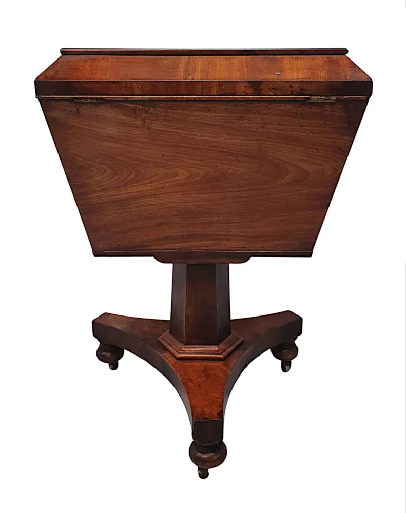 A Very Fine Early 19th Century Flame Mahogany Cellerette