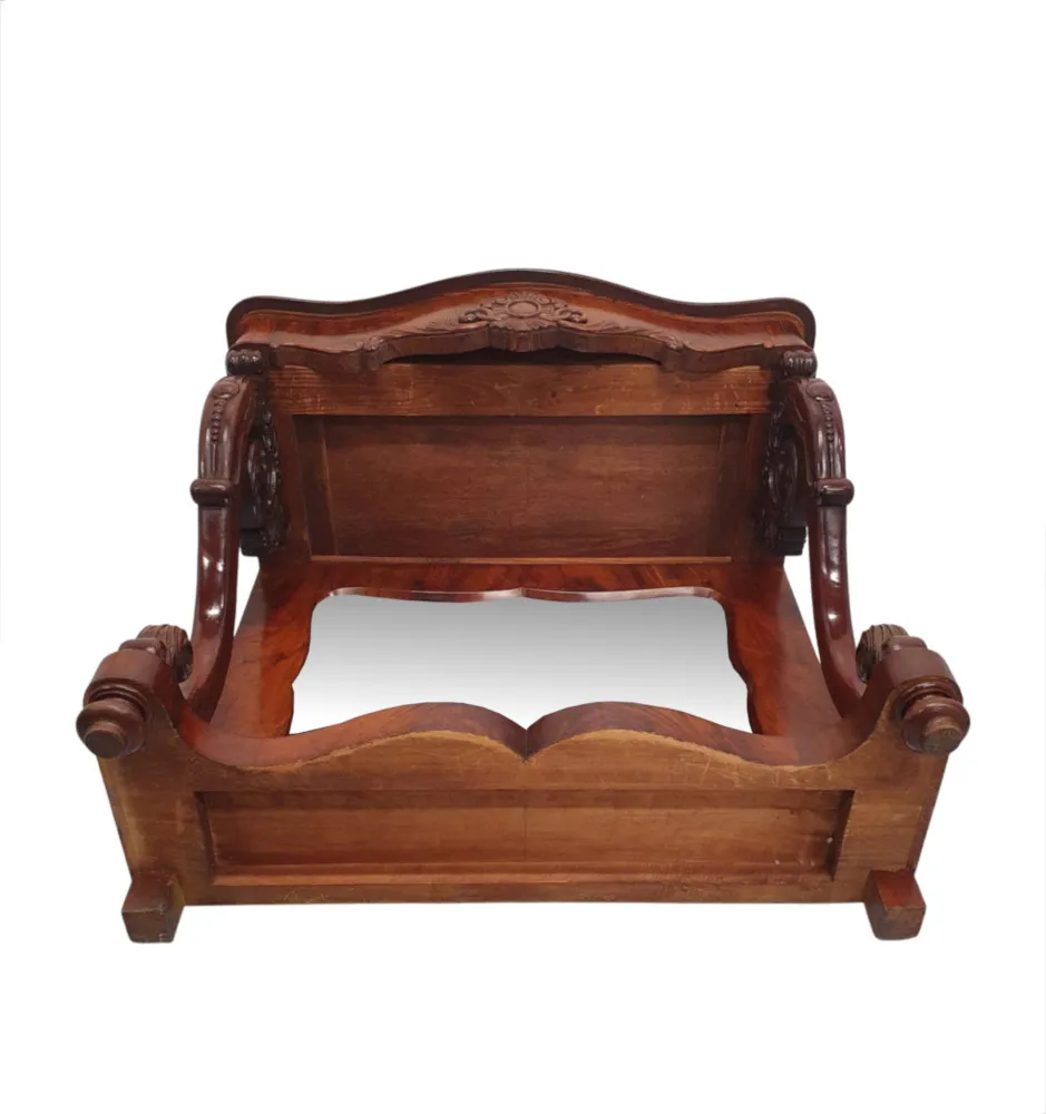  A Very Fine 19th Century Flame Mahogany Mirror Back Console Table 