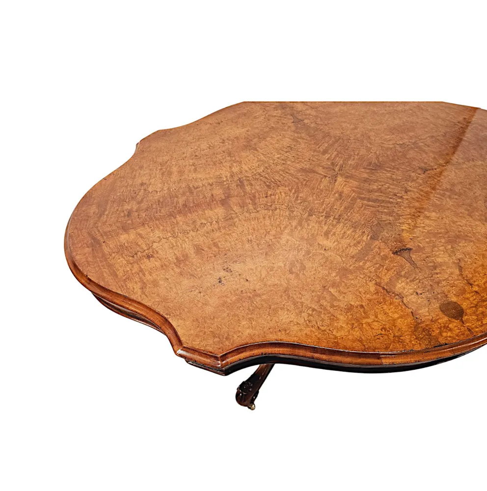  A Gorgeous Irish 19th Century Fully Restored Centre or Dining Table in the Manner of Strahan