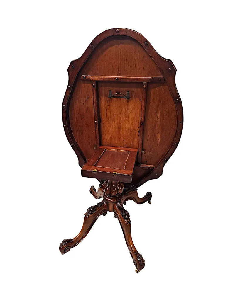  A Gorgeous Irish 19th Century Fully Restored Centre or Dining Table in the Manner of Strahan