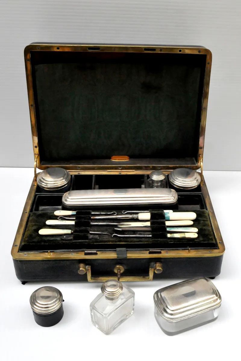Victorian Ladies Dressing Box