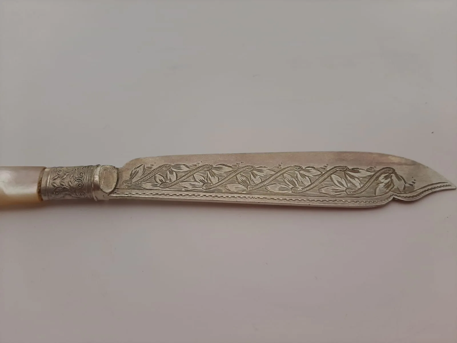 Lovely Edwardian Silver Plated & Mother of Pearl Fish Knife and Fork Set 