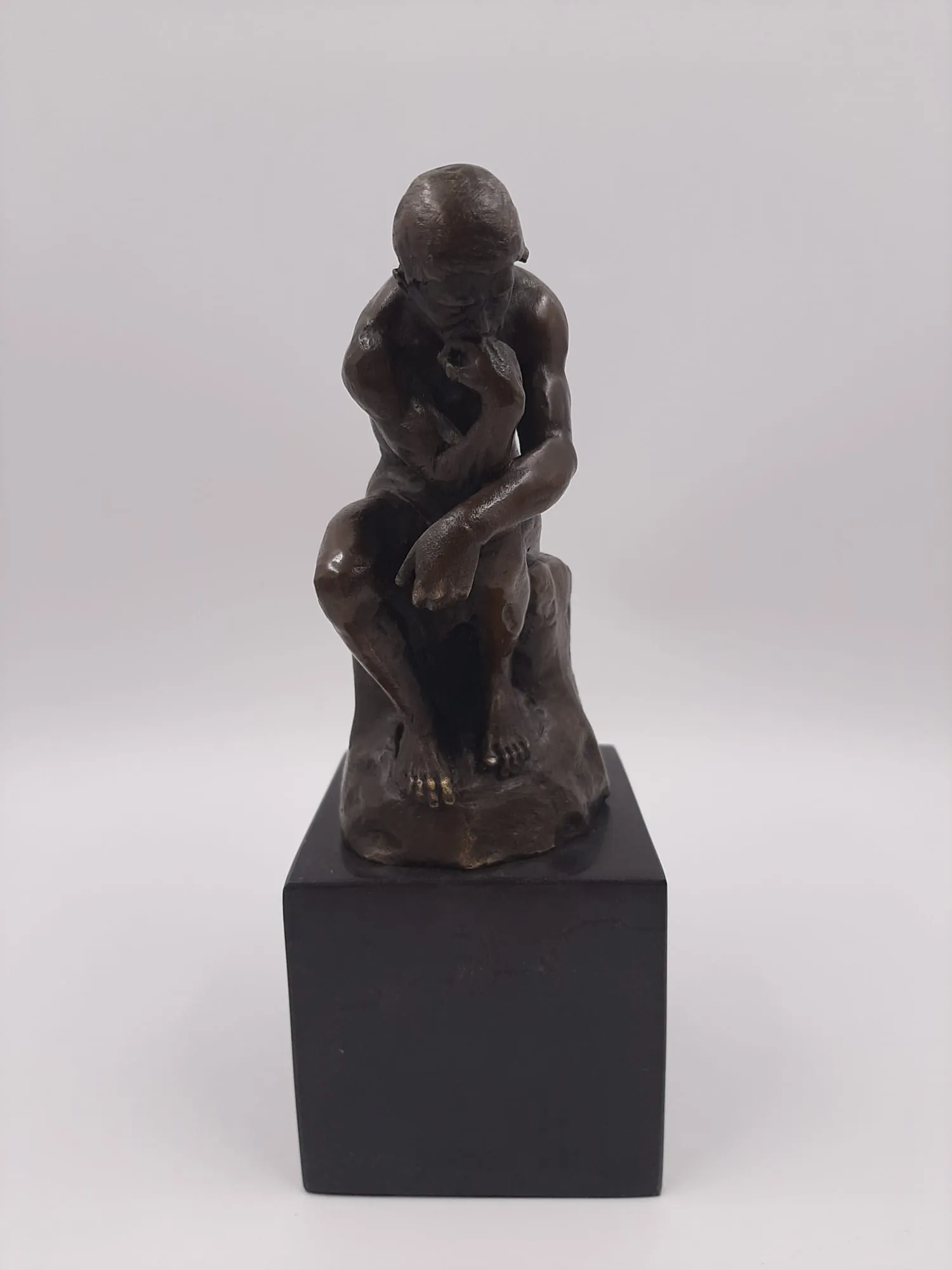 Modern Quality Bronze Sculpture of 'The Thinker'