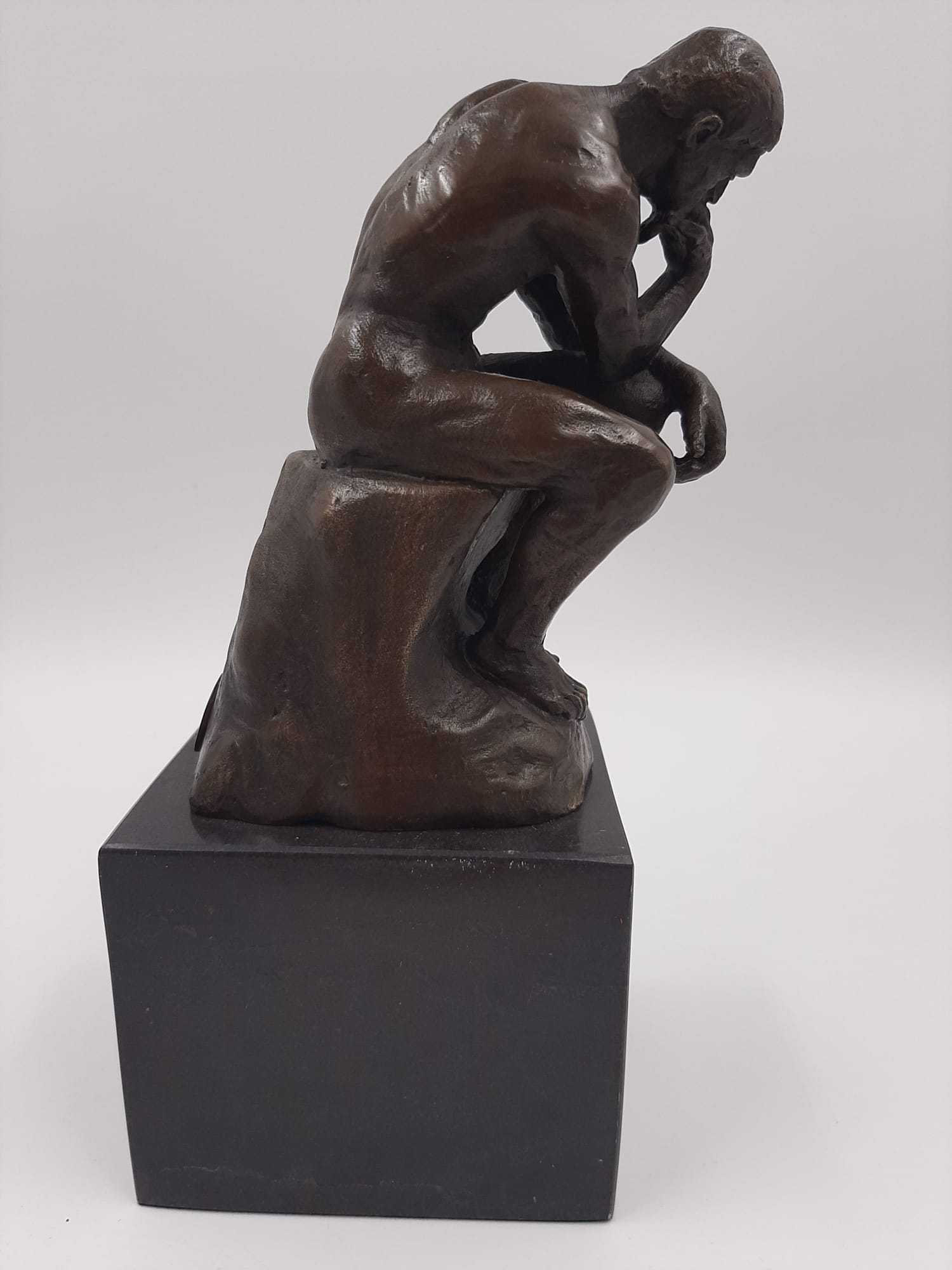Modern Quality Bronze Sculpture of 'The Thinker'